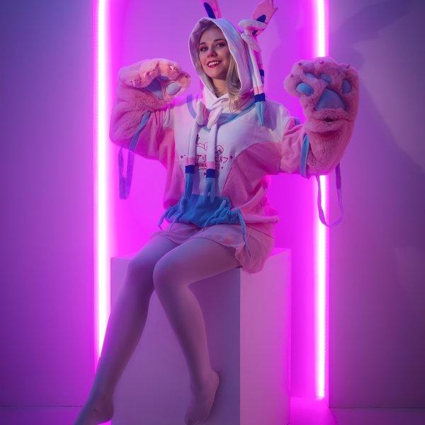 Feelinara Hoodie (Pokémon)